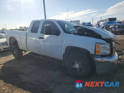 Czwarte zdjęcie samochodu z boku: 2008 CHEVROLET SILVERADO K2500 HEAVY DUTY VIN:1GCHK29K08E163534 - miniatura