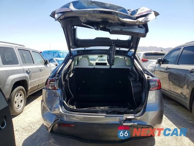 Zdjęcie 6 z 12 samochodu: 2025 TESLA MODEL Y VIN:7SAYGDEE1SF278651 - miniatura