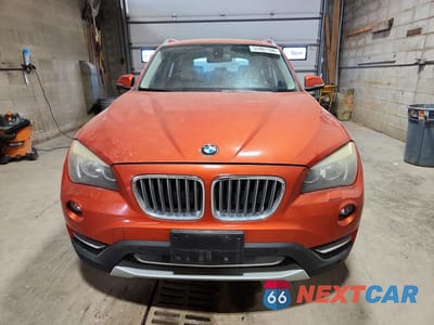 Piąte zdjęcie samochodu w środku: 2013 BMW X1 XDRIVE28I VIN:WBAVL1C5XDVR87383 - miniatura