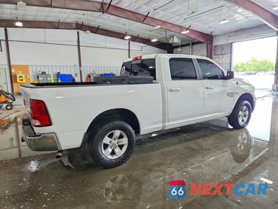 Trzecie zdjęcie samochodu z tyłu: 2019 RAM 1500 CLASSIC SLT VIN:1C6RR7TT9KS567432 - miniatura