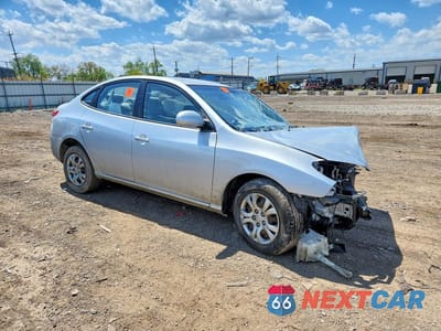 Czwarte zdjęcie samochodu z boku: 2009 HYUNDAI ELANTRA GLS VIN:KMHDU46DX9U767525 - miniatura
