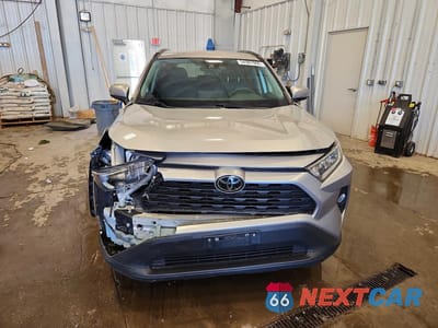 Piąte zdjęcie samochodu w środku: 2021 TOYOTA RAV4 XLE VIN:2T3P1RFV1MC224061 - miniatura