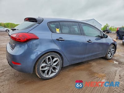 Trzecie zdjęcie samochodu z tyłu: 2016 KIA FORTE SX VIN:KNAFZ5A34G5546865 - miniatura