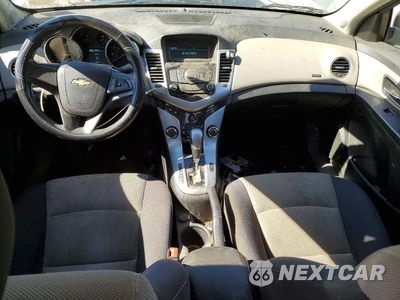 Zdjęcie 8 z 12 samochodu: 2014 CHEVROLET CRUZE LS VIN:1G1PA5SH2E7461509 - miniatura