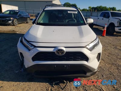 Piąte zdjęcie samochodu w środku: 2022 TOYOTA RAV4 XLE VIN:2T3P1RFV2NC274212 - miniatura