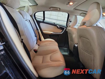 Zdjęcie 10 z 12 samochodu: 2018 VOLVO S60 PLATINUM VIN:LYV402HMXJB179852 - miniatura