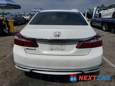 Zdjęcie 6 z 12 samochodu: 2017 HONDA ACCORD LX VIN:1HGCR2F3XHA006993 - miniatura