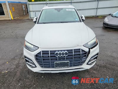 Piąte zdjęcie samochodu w środku: 2021 AUDI Q5 PREMIUM VIN:WA1AAAFYXM2119103 - miniatura