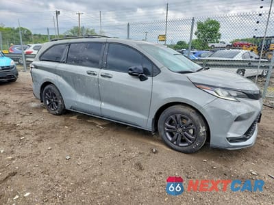 Czwarte zdjęcie samochodu z boku: 2025 TOYOTA SIENNA XSE VIN:5TDDSKFC0SS171081 - miniatura