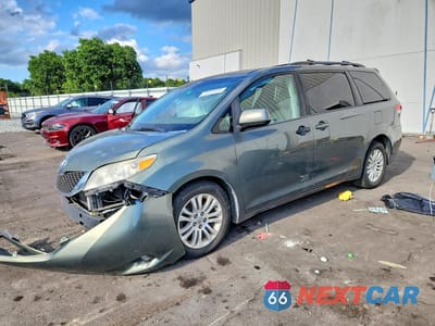 2014 TOYOTA SIENNA XLE 8-PASSENGER 5TDYK3DC2ES504380 - główne zdjęcie licytacji z USA - miniatura