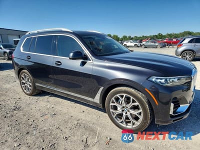 Czwarte zdjęcie samochodu z boku: 2021 BMW X7 XDRIVE40I VIN:5UXCW2C06M9H63436 - miniatura
