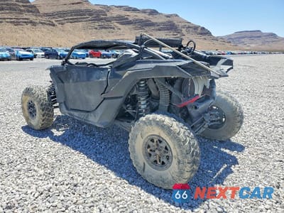 Trzecie zdjęcie samochodu z tyłu: 2019 CAN-AM MAVERICK X3 UTILITY VEHICLE VIN:3JBVXAW22KK000273 - miniatura