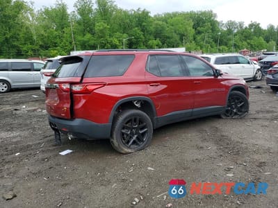 Trzecie zdjęcie samochodu z tyłu: 2021 CHEVROLET TRAVERSE RS VIN:1GNEVJKW8MJ106802 - miniatura