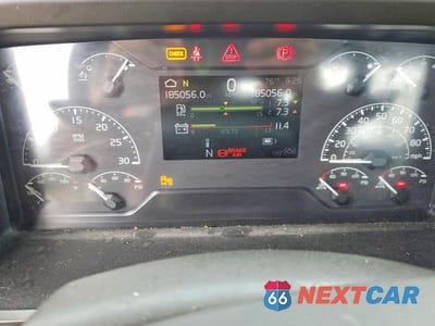 Zdjęcie 8 z 10 samochodu: 2025 VOLVO VNR VIN:4V4WC9EH3SN660354 - miniatura