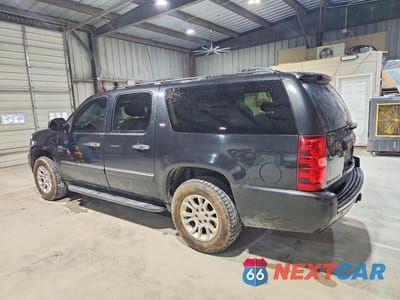 Drugie zdjęcie samochodu z przodu: 2011 CHEVROLET SUBURBAN VIN:1GNSKKE38BR233955 - miniatura