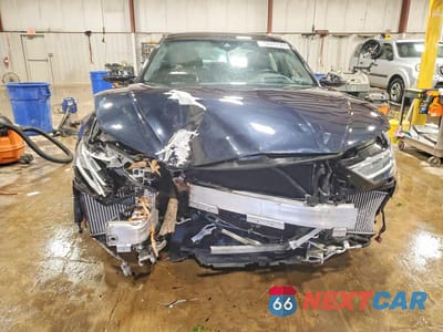 Piąte zdjęcie samochodu w środku: 2021 AUDI A8 L E VIN:WAU8HAF83MN008405 - miniatura