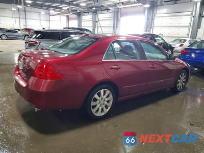 Trzecie zdjęcie samochodu z tyłu: 2006 HONDA ACCORD EX VIN:1HGCM66516A059053 - miniatura