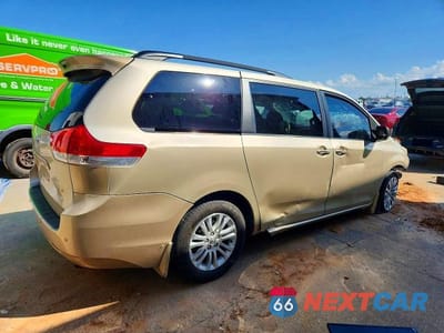Trzecie zdjęcie samochodu z tyłu: 2014 TOYOTA SIENNA XLE 8-PASSENGER VIN:5TDYK3DC3ES517705 - miniatura
