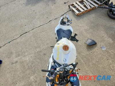 Piąte zdjęcie samochodu w środku: 2007 YAMAHA YZFR6 L VIN:JYARJ12E77A019180 - miniatura