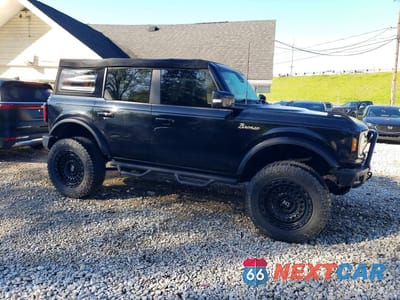 Czwarte zdjęcie samochodu z boku: 2022 FORD BRONCO BASE VIN:1FMDE5BH2NLB14246 - miniatura