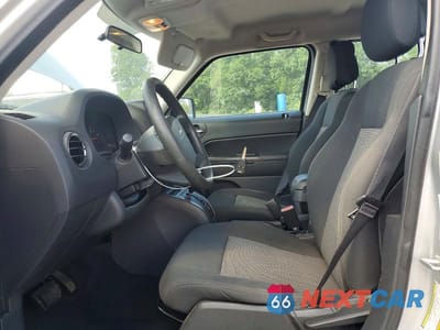 Zdjęcie 7 z 13 samochodu: 2010 JEEP PATRIOT SPORT VIN:1J4NT2GBXAD655724 - miniatura