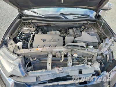 Zdjęcie 12 z 14 samochodu: 2016 MITSUBISHI OUTLANDER SE VIN:JA4AZ3A31GZ011027 - miniatura
