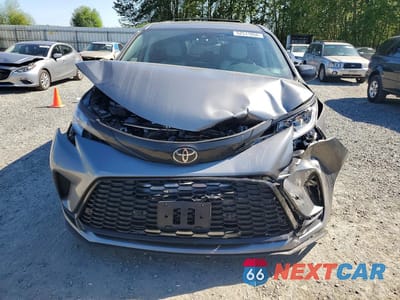 Piąte zdjęcie samochodu w środku: 2026 TOYOTA SIENNA XSE VIN:5TDXSKFC9TS232538 - miniatura