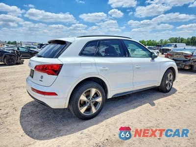Trzecie zdjęcie samochodu z tyłu: 2020 AUDI Q5 PREMIUM VIN:WA1ANAFY0L2106976 - miniatura