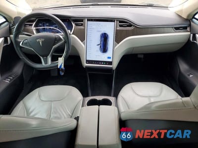Zdjęcie 8 z 12 samochodu: 2013 TESLA MODEL S VIN:5YJSA1CG0DFP19616 - miniatura