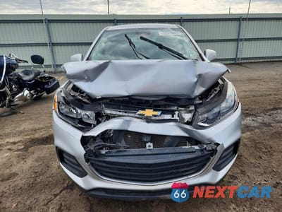 Piąte zdjęcie samochodu w środku: 2019 CHEVROLET TRAX LS VIN:3GNCJKSB9KL317566 - miniatura