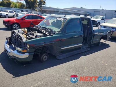 2003 GMC NEW SIERRA C1500 2GTEC19TX31157155 - główne zdjęcie licytacji z USA - miniatura