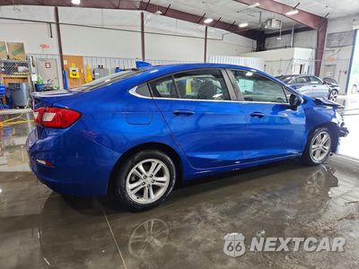 Trzecie zdjęcie samochodu z tyłu: 2018 CHEVROLET CRUZE LT VIN:1G1BE5SM7J7240994 - miniatura