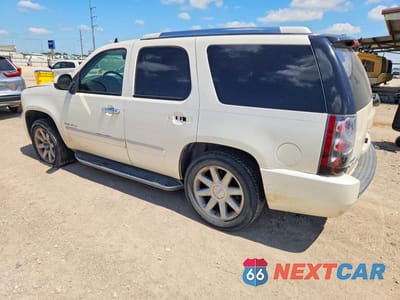 Drugie zdjęcie samochodu z przodu: 2010 GMC YUKON DENALI VIN:1GKUCEEF2AR230790 - miniatura