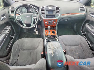 Zdjęcie 8 z 12 samochodu: 2012 CHRYSLER 300 VIN:2C3CCAAG6CH107385 - miniatura