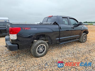 Trzecie zdjęcie samochodu z tyłu: 2013 TOYOTA TUNDRA VIN:5TFUW5F18DX282110 - miniatura