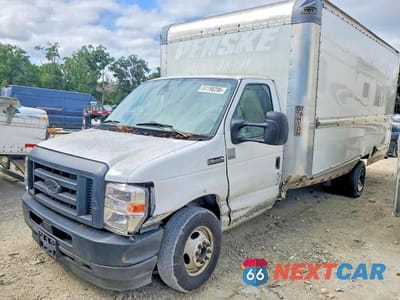 2023 FORD E350 BOX TRUCK 1FDWE3FN8PDD03414 - główne zdjęcie licytacji z USA - miniatura