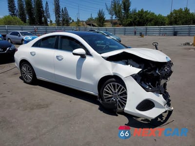 Czwarte zdjęcie samochodu z boku: 2025 MERCEDES-BENZ CLA 250 VIN:W1K5J4GB3SN525745 - miniatura