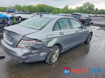 Trzecie zdjęcie samochodu z tyłu: 2014 MERCEDES-BENZ C 300 4MATIC VIN:WDDGF8ABXEA955732 - miniatura