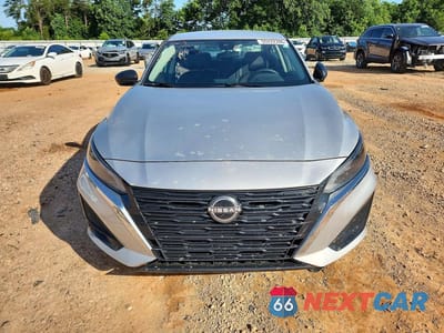 Piąte zdjęcie samochodu w środku: 2024 NISSAN ALTIMA S VIN:1N4BL4BV1RN379113 - miniatura