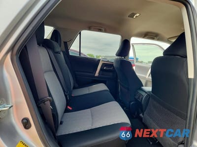 Zdjęcie 11 z 13 samochodu: 2020 TOYOTA 4RUNNER SR5 VIN:JTEBU5JR2L5770484 - miniatura