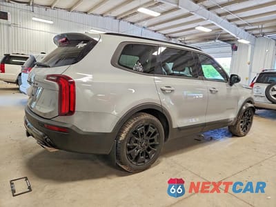 Trzecie zdjęcie samochodu z tyłu: 2022 KIA TELLURIDE SX VIN:5XYP5DHC6NG212456 - miniatura