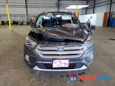 Piąte zdjęcie samochodu w środku: 2019 FORD ESCAPE TITANIUM VIN:1FMCU0J90KUA90594 - miniatura