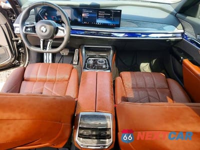Zdjęcie 8 z 12 samochodu: 2024 BMW 740 XI VIN:WBA33EH05RCS46007 - miniatura