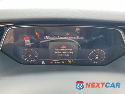 Zdjęcie 9 z 13 samochodu: 2021 AUDI E-TRON PREMIUM VIN:WA1AAAGE5MB010701 - miniatura