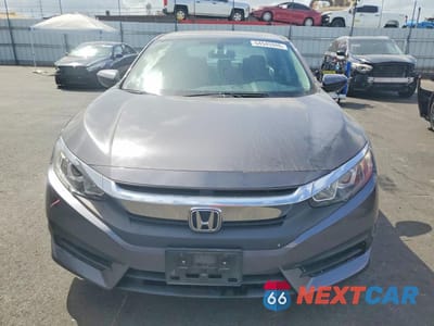 Piąte zdjęcie samochodu w środku: 2017 HONDA CIVIC LX VIN:2HGFC2F54HH567465 - miniatura