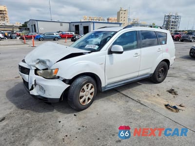 2013 MITSUBISHI OUTLANDER ES JA4AS2AW3DU011080 - główne zdjęcie licytacji z USA - miniatura