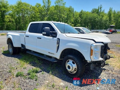 Czwarte zdjęcie samochodu z boku: 2024 FORD F350 SUPER DUTY VIN:1FT8W3DT5REC29314 - miniatura