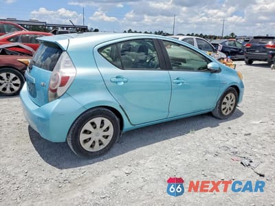 Trzecie zdjęcie samochodu z tyłu: 2013 TOYOTA PRIUS C ONE VIN:JTDKDTB30D1054324 - miniatura