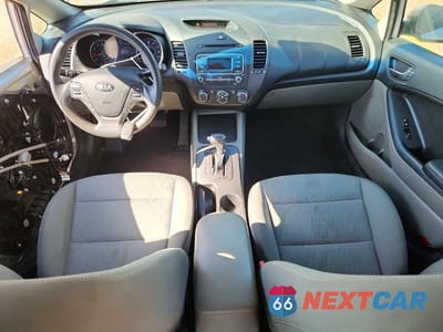 Zdjęcie 8 z 13 samochodu: 2016 KIA FORTE LX VIN:KNAFK4A66G5511513 - miniatura