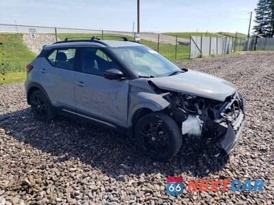 Czwarte zdjęcie samochodu z boku: 2021 NISSAN KICKS SR VIN:3N1CP5DV5ML560393 - miniatura
